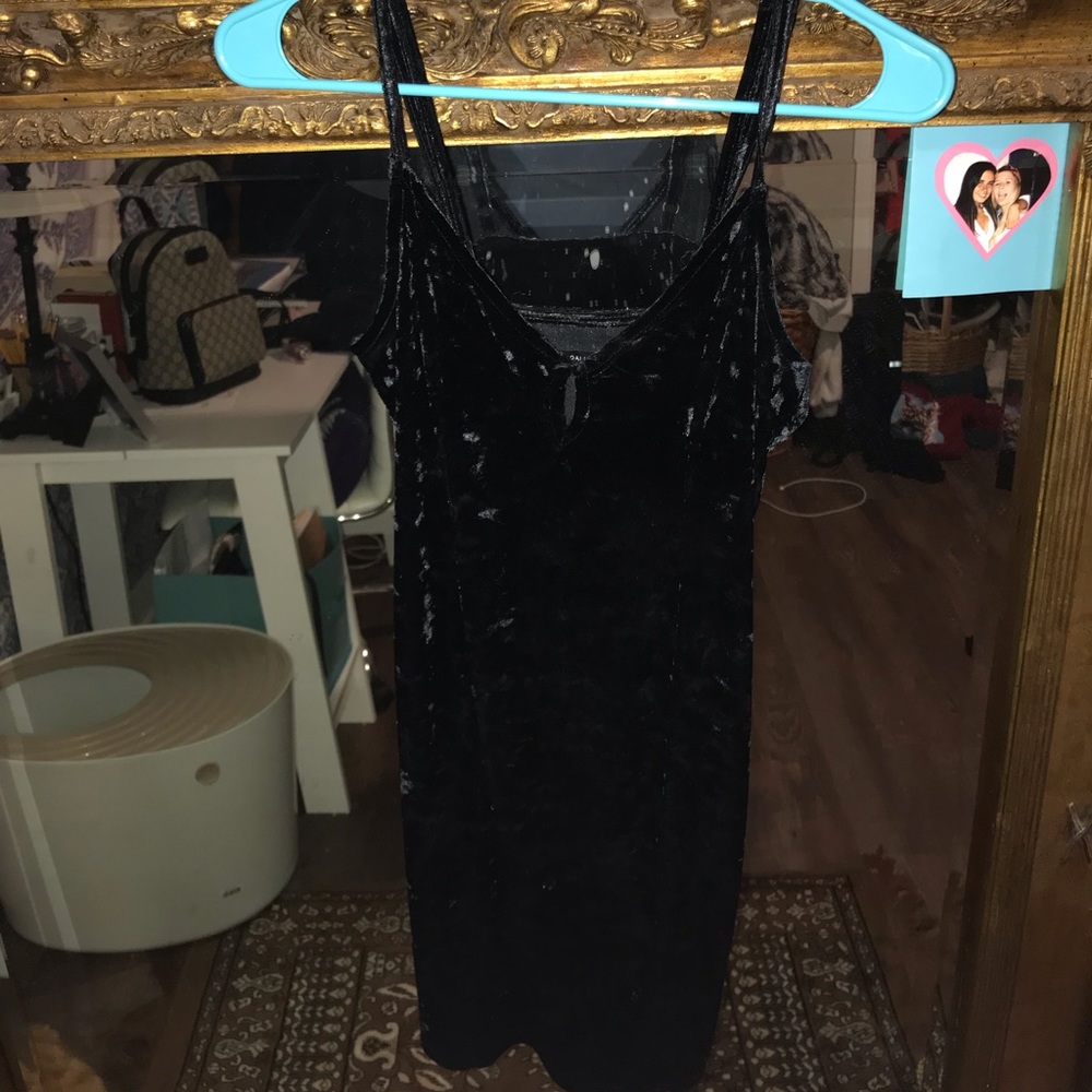 Black velvet Kendal and Kylie dress